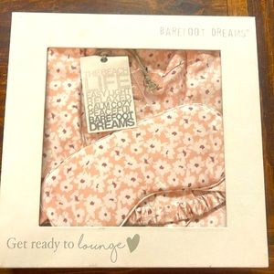 Barefoot dreams satin short sets x-large rose mist color